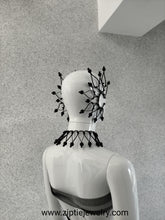 Load image into Gallery viewer, Sattement Black Beaded Ear Cuff