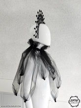 Load image into Gallery viewer, Beaded Crown