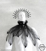 Load image into Gallery viewer, Beaded Crown