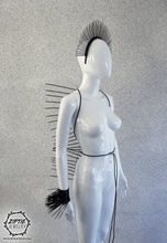 Load image into Gallery viewer, Spike Bone Spine