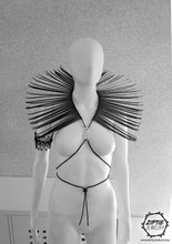 Load image into Gallery viewer, Spike Wrap