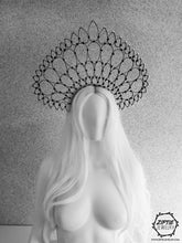 Load image into Gallery viewer, Super Light Crown