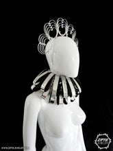 Load image into Gallery viewer, Silver Heart Crown
