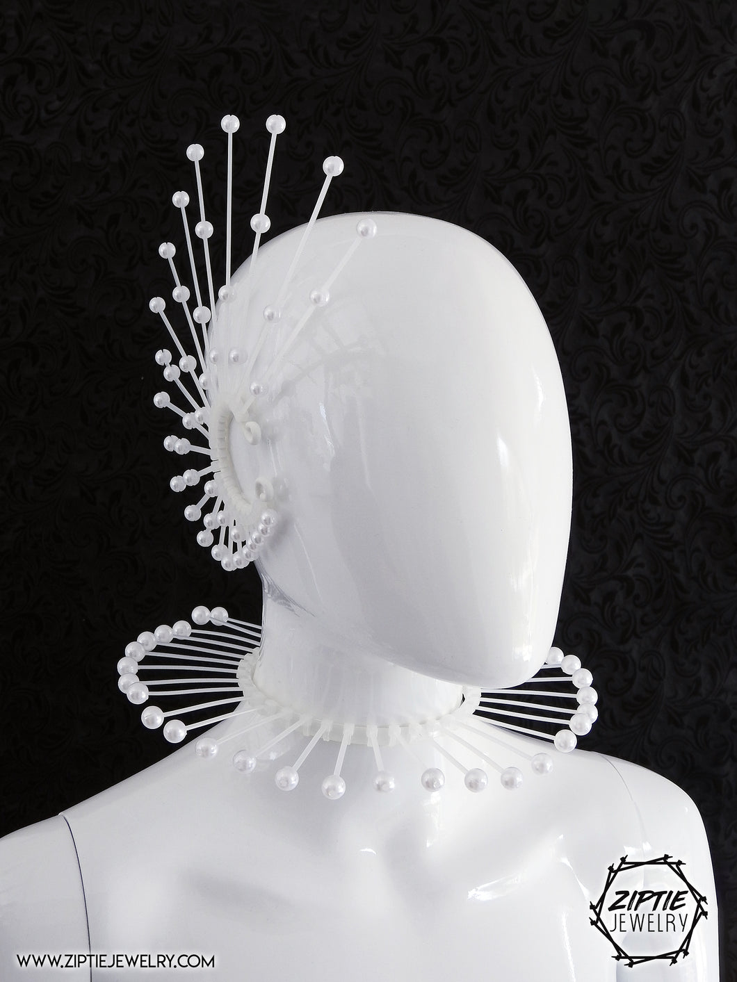 White Pearl Spike Collar