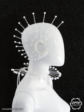 Load image into Gallery viewer, White Pearl Spike Collar
