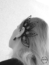 Load image into Gallery viewer, Leaf Earcuff Pair
