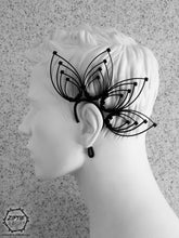 Load image into Gallery viewer, Leaf Earcuff Pair
